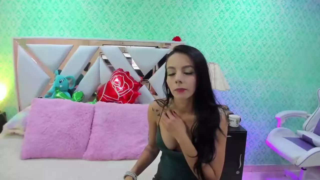 Offline EvelinLuna on Streamray