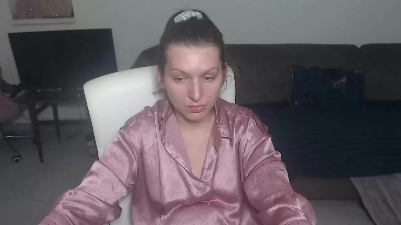 GlamyWife on Streamray 