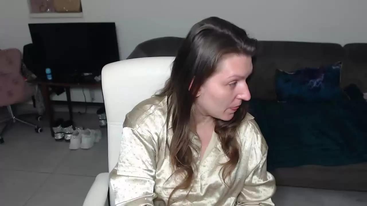 GlamyWife on Streamray 