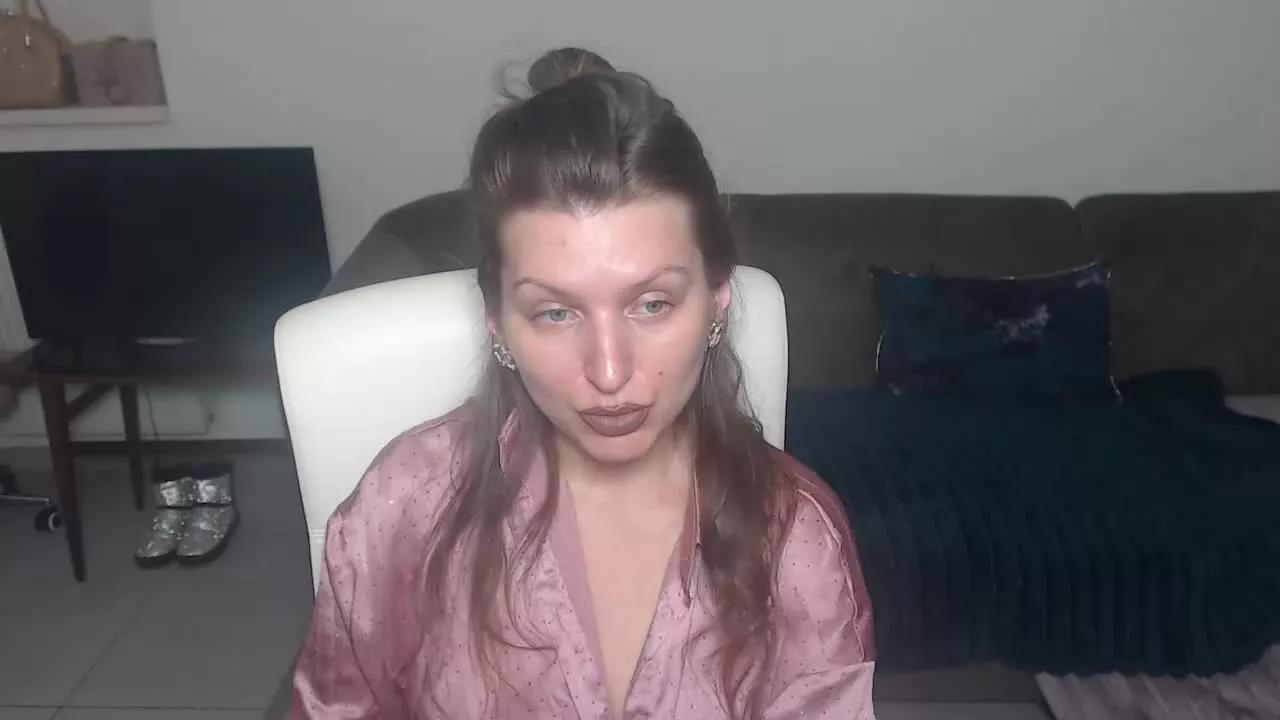 GlamyWife on Streamray 