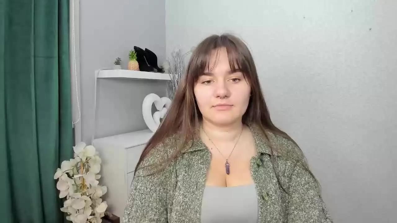JulieDream on Streamray 
