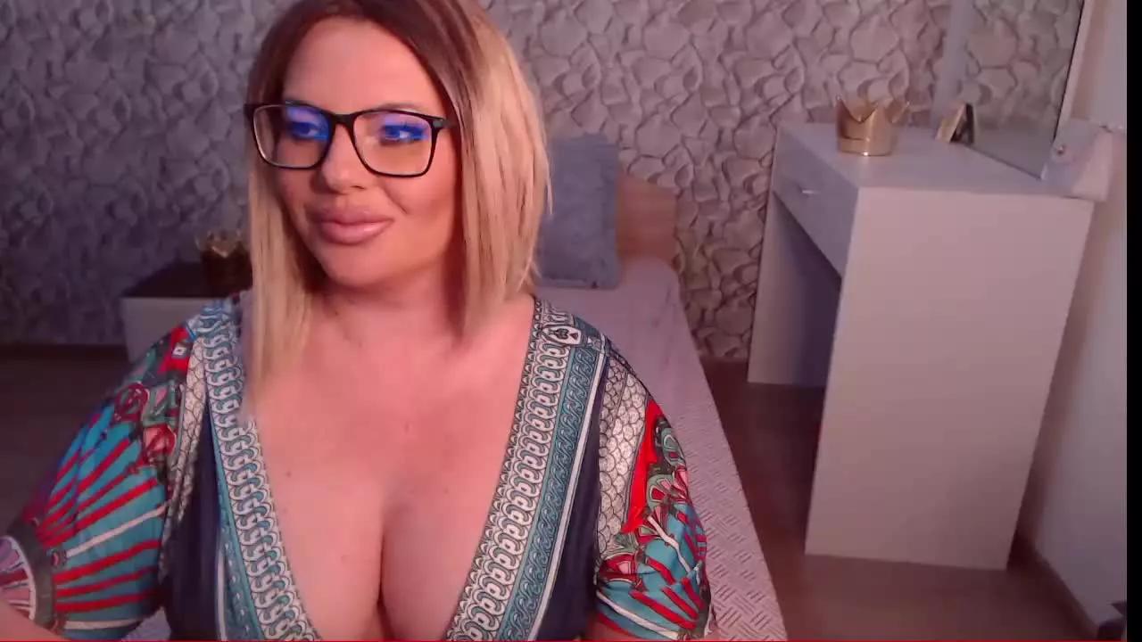 KarlaDivineTS on Streamray 