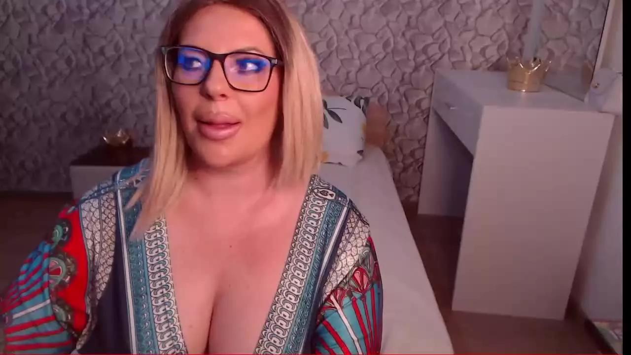 KarlaDivineTS on Streamray 