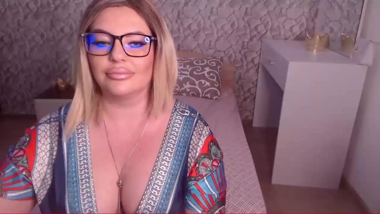KarlaDivineTS on Streamray 