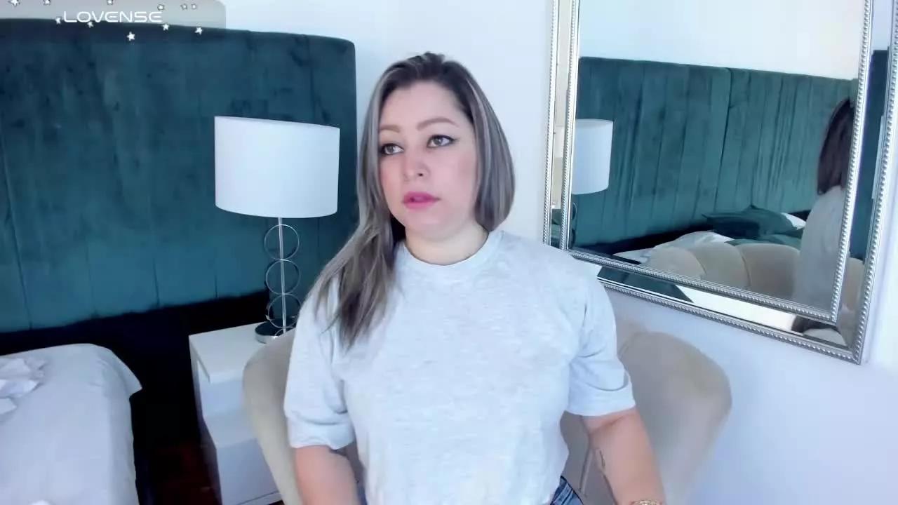 Katy_Saenz on Streamray 