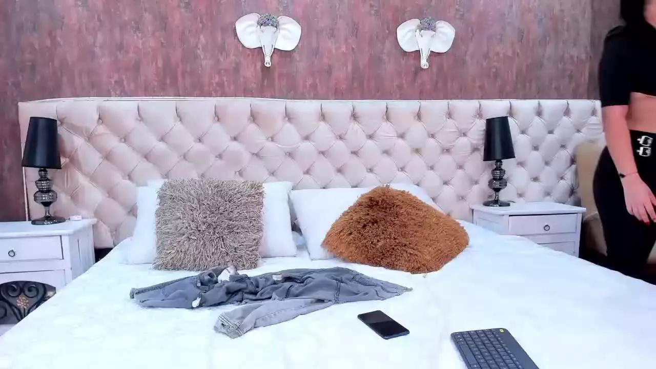 KloeGitana on Streamray 