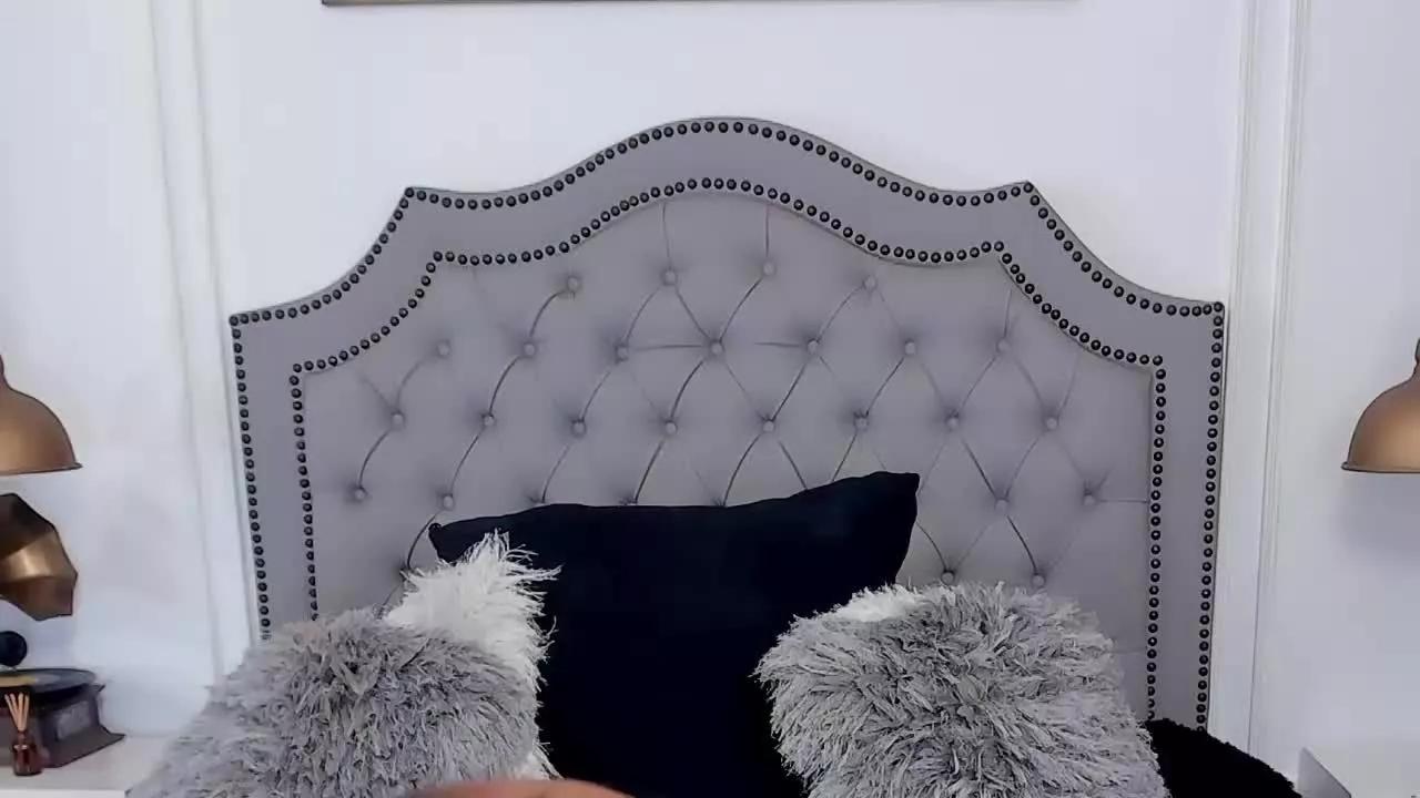 KOURTNEYTRAVIS on Streamray 