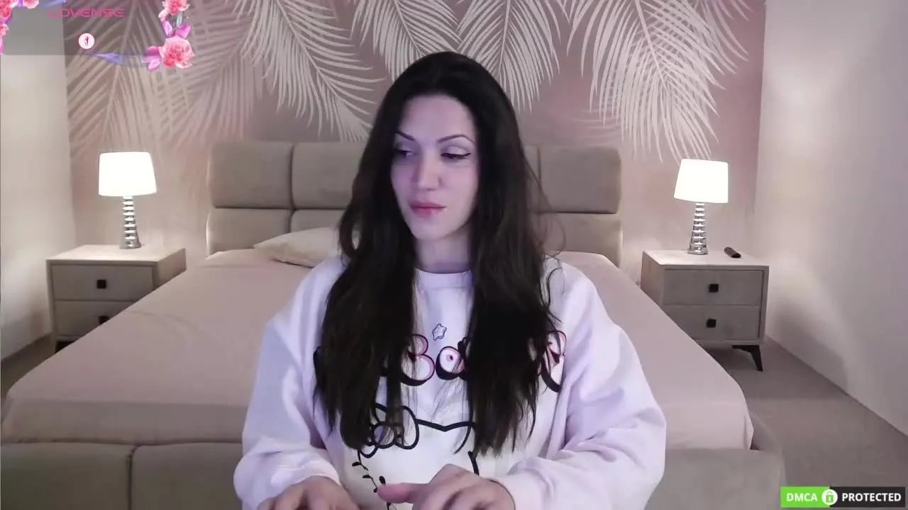 Offline LaraK on Streamray