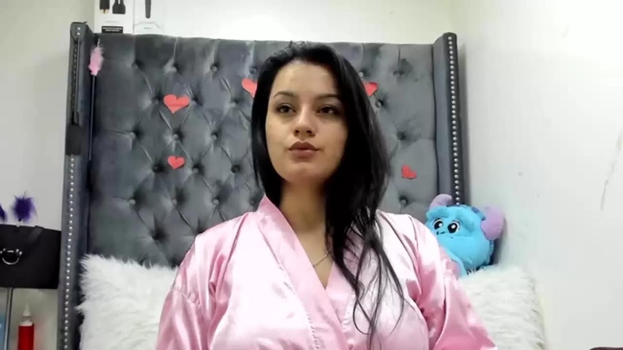 LhindaCarter on Streamray 