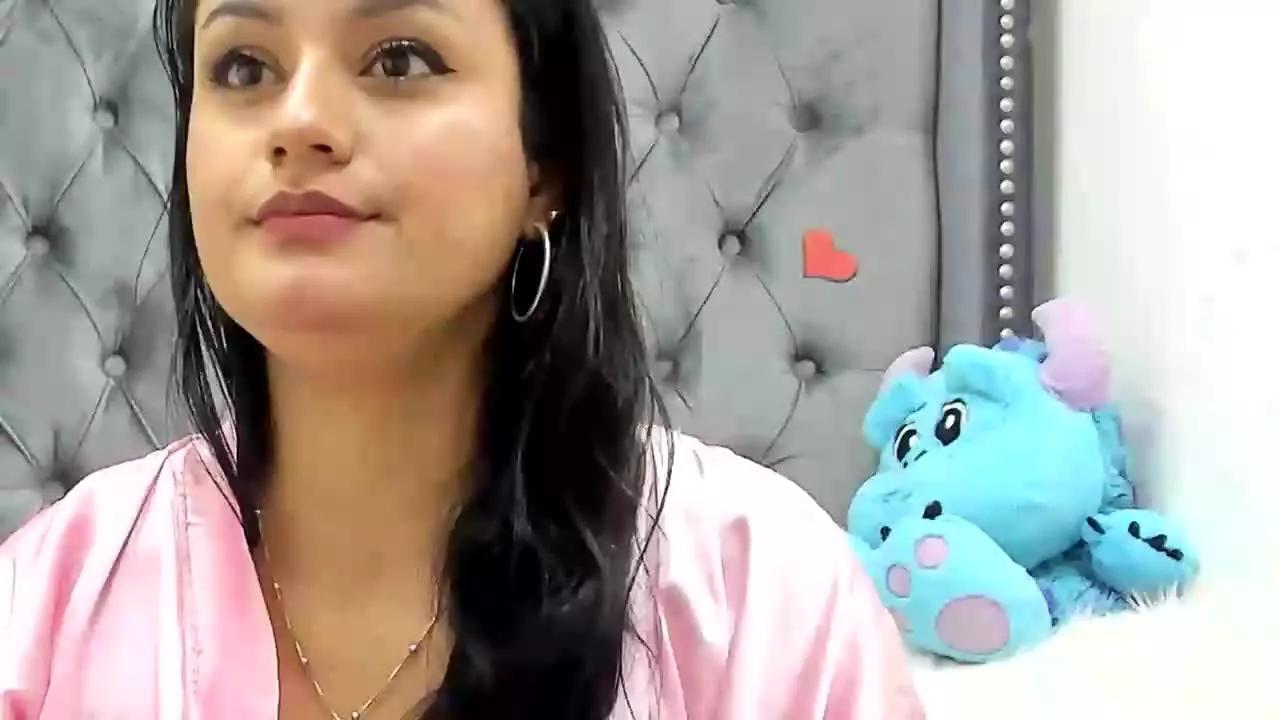 LhindaCarter on Streamray 