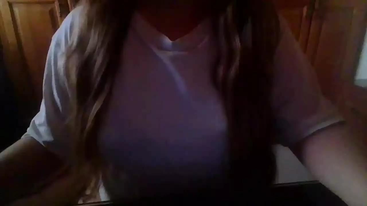 littlesara21 on Streamray 
