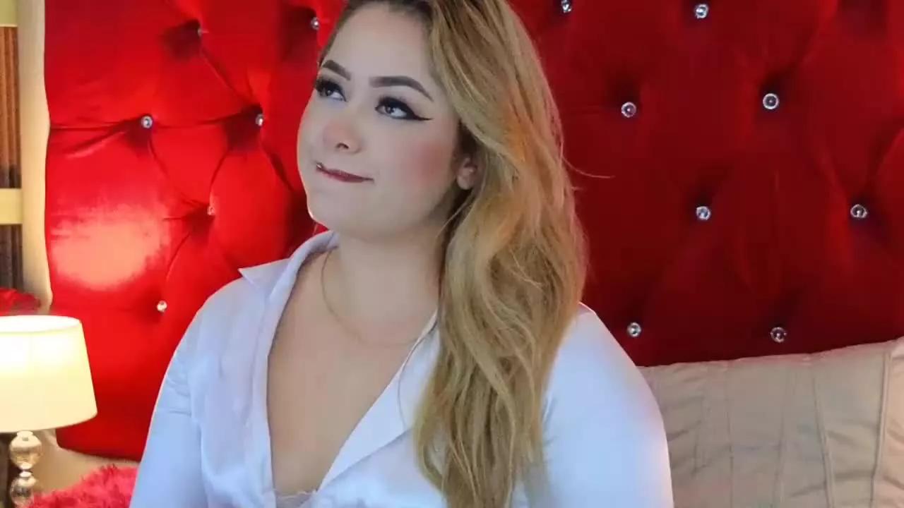 LuciaVallejos on Streamray 