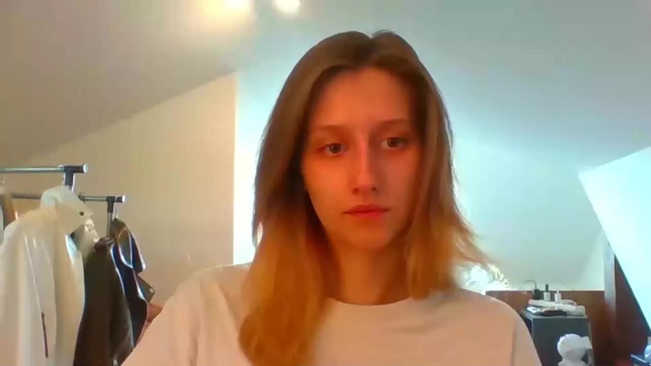LunaCharm on Streamray 