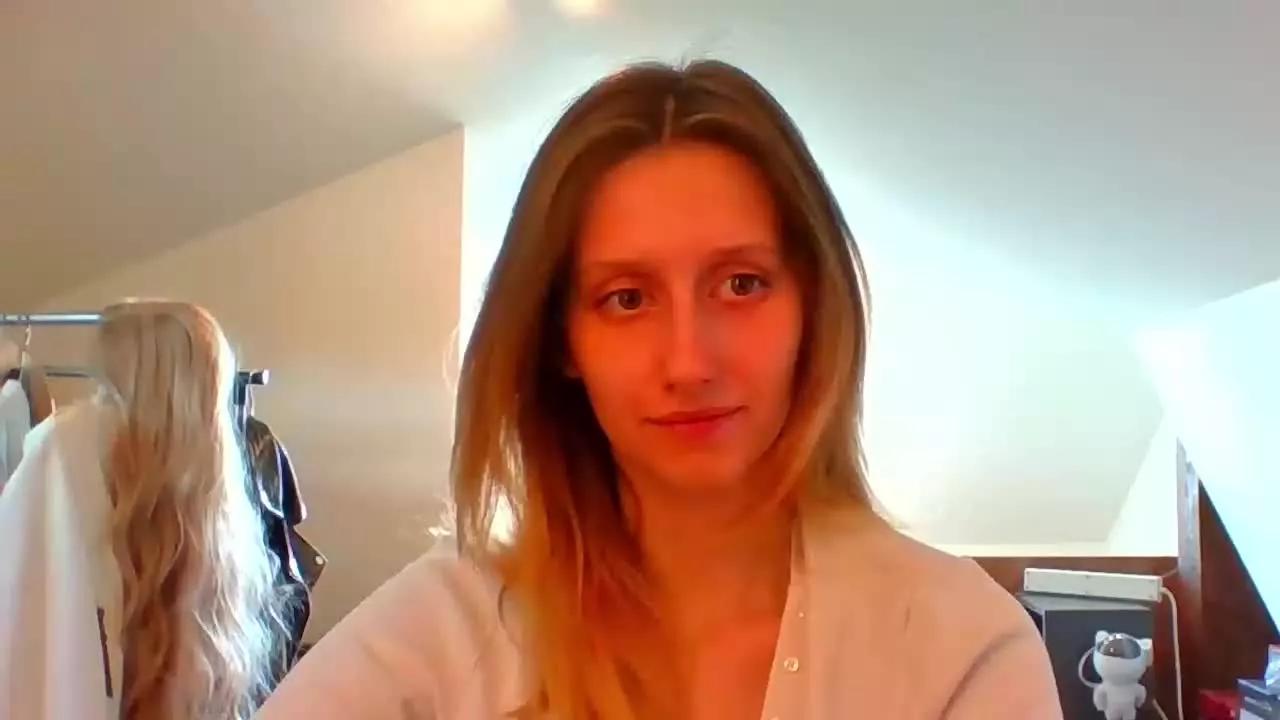 LunaCharm on Streamray 