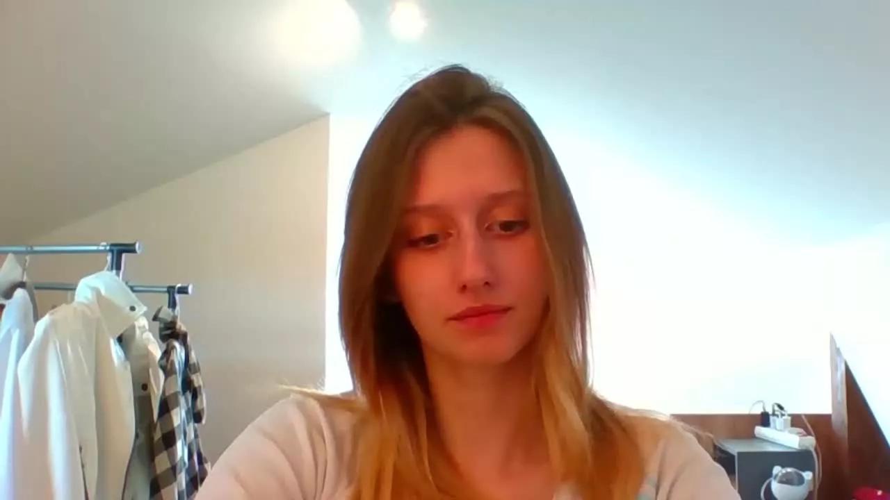 LunaCharm on Streamray 