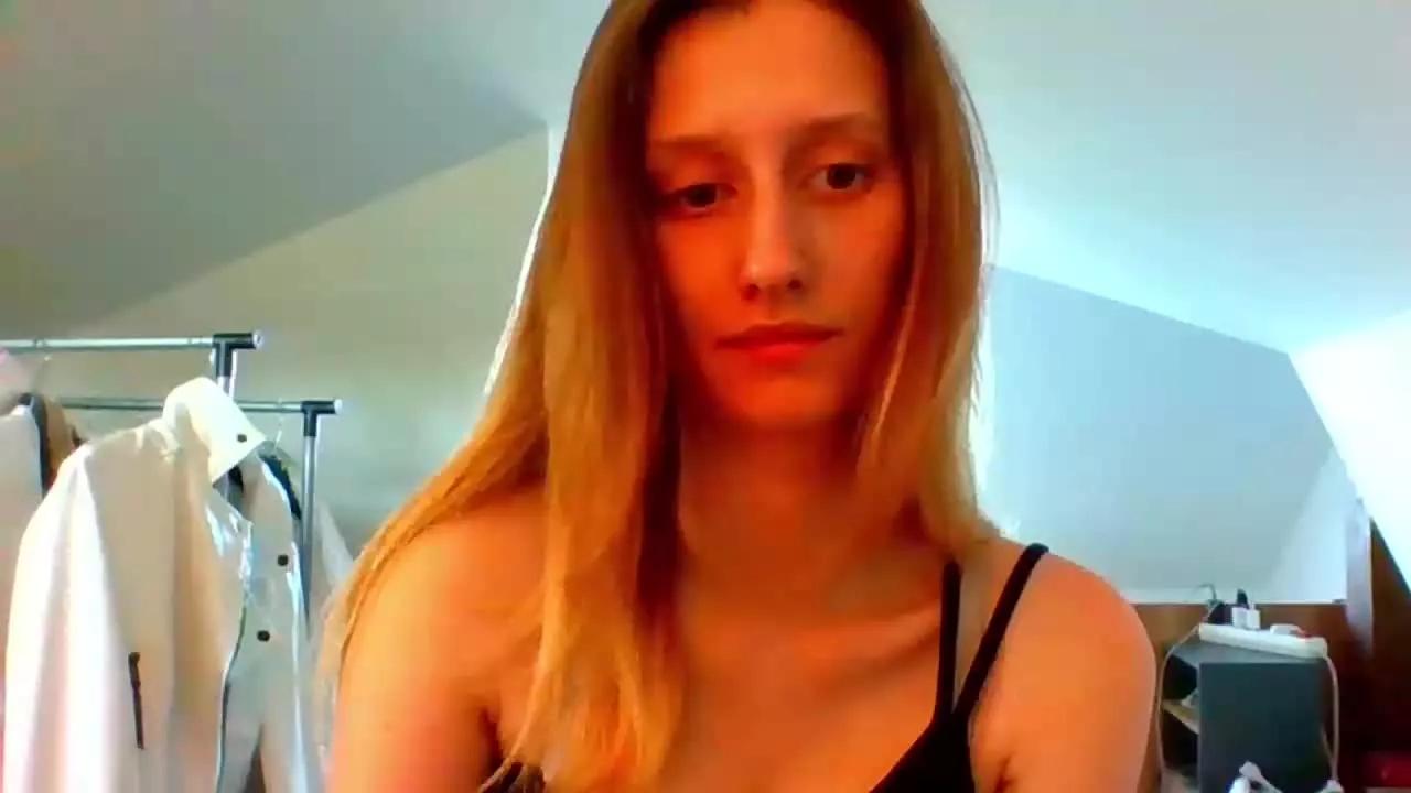 LunaCharm on Streamray 