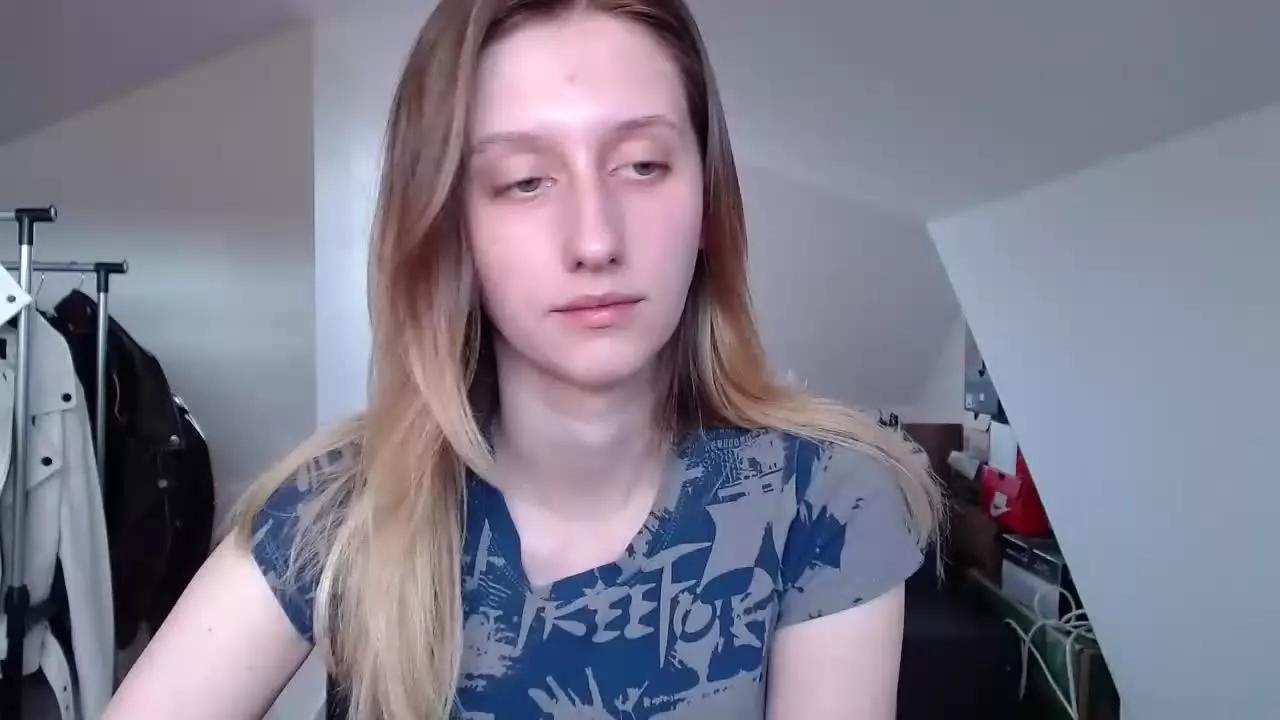 LunaCharm on Streamray 