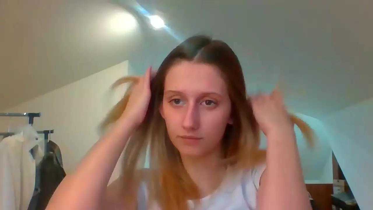 LunaCharm on Streamray 