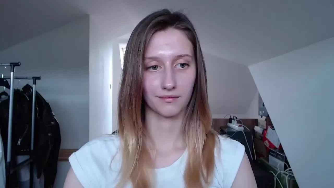 LunaCharm on Streamray 