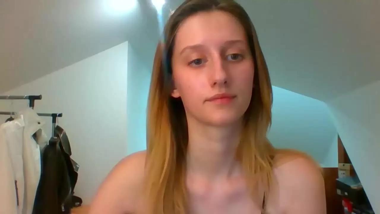 LunaCharm on Streamray 
