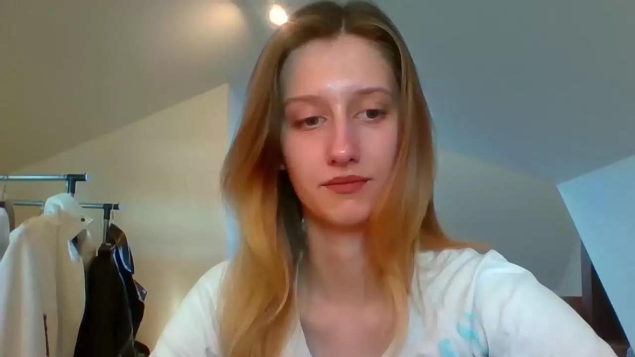 LunaCharm on Streamray 
