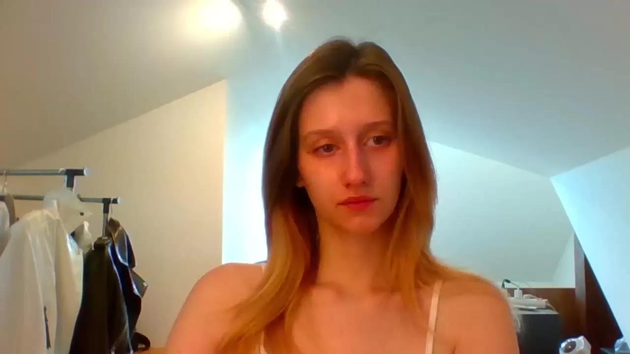 LunaCharm on Streamray 