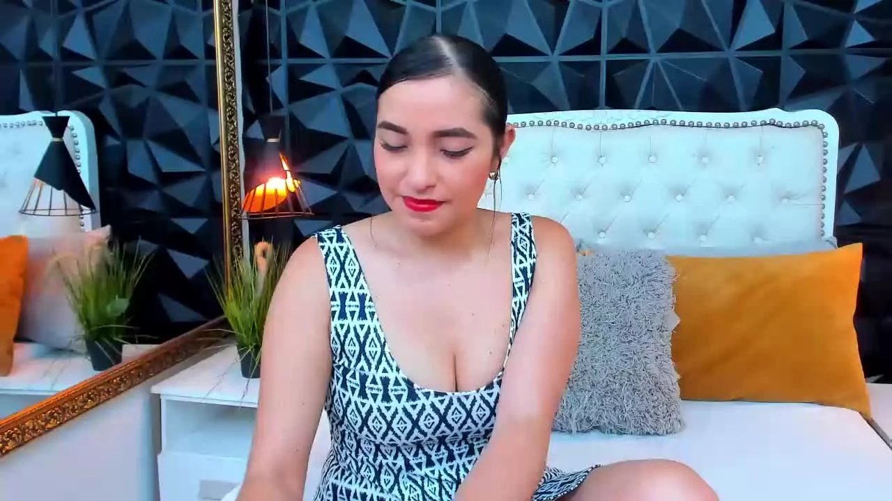 Offline MandyConnor on Streamray