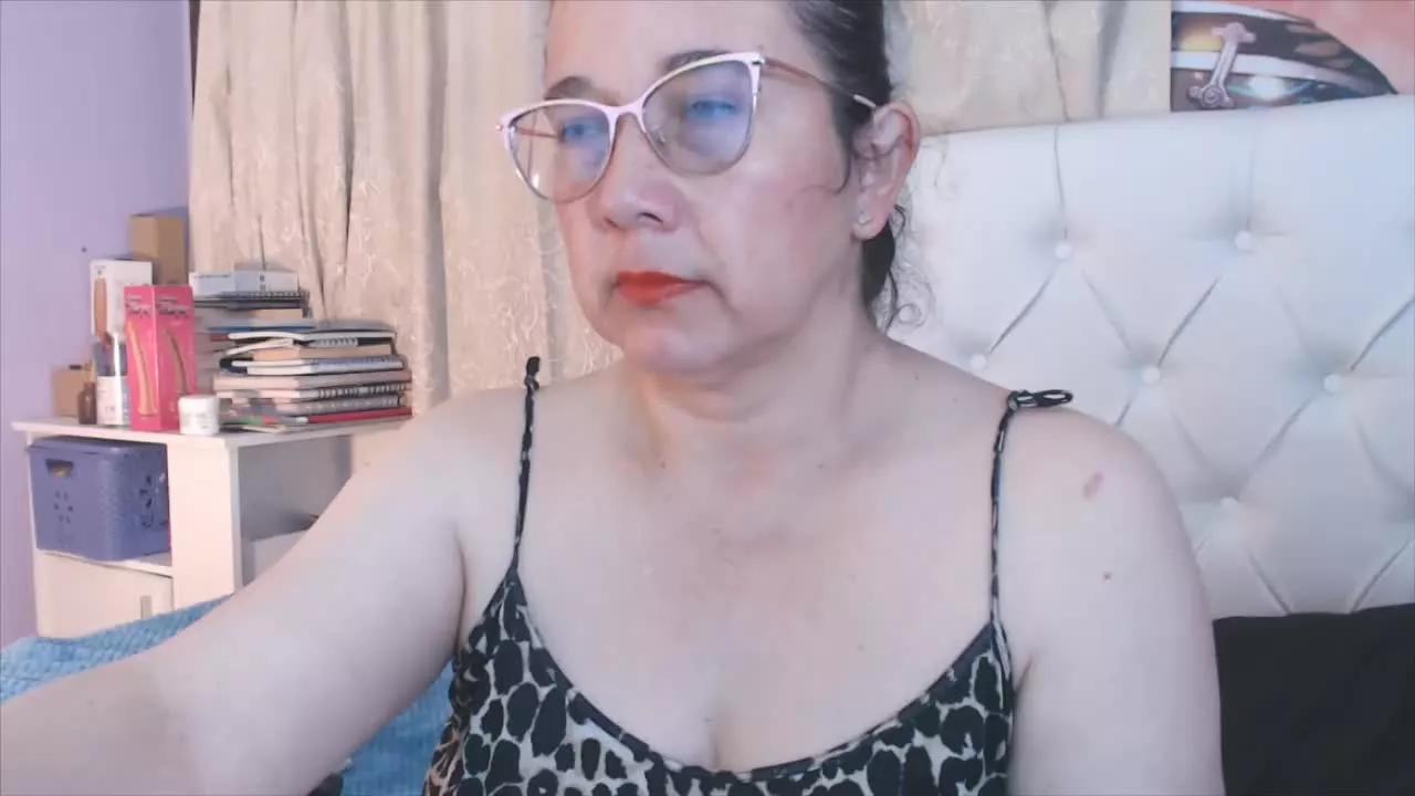 MaturePrisila on Streamray 