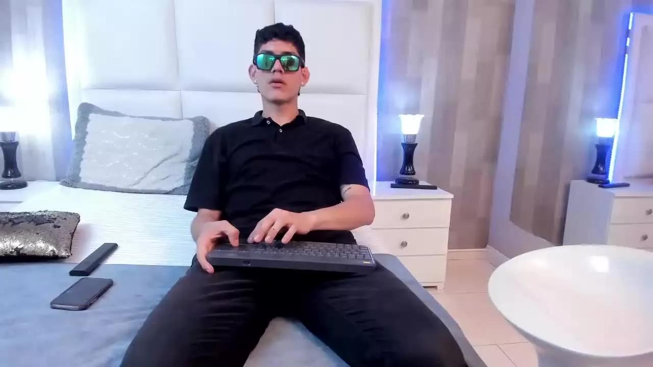 MaxFisher on Streamray 