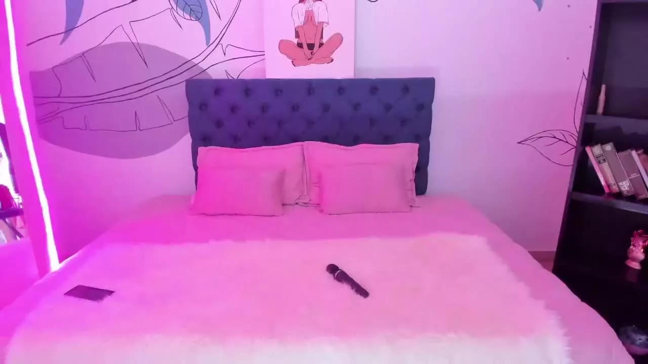 mia_grey_21 on Streamray 