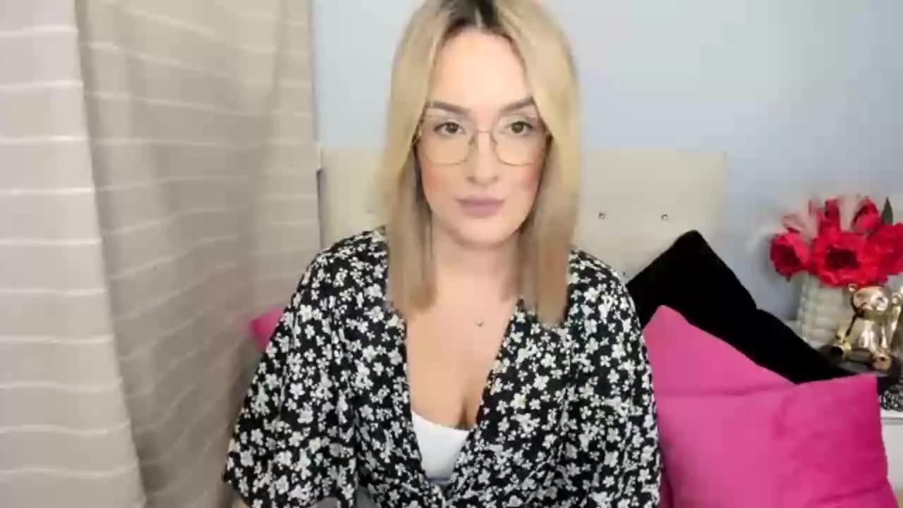 MollyFlowers on Streamray 