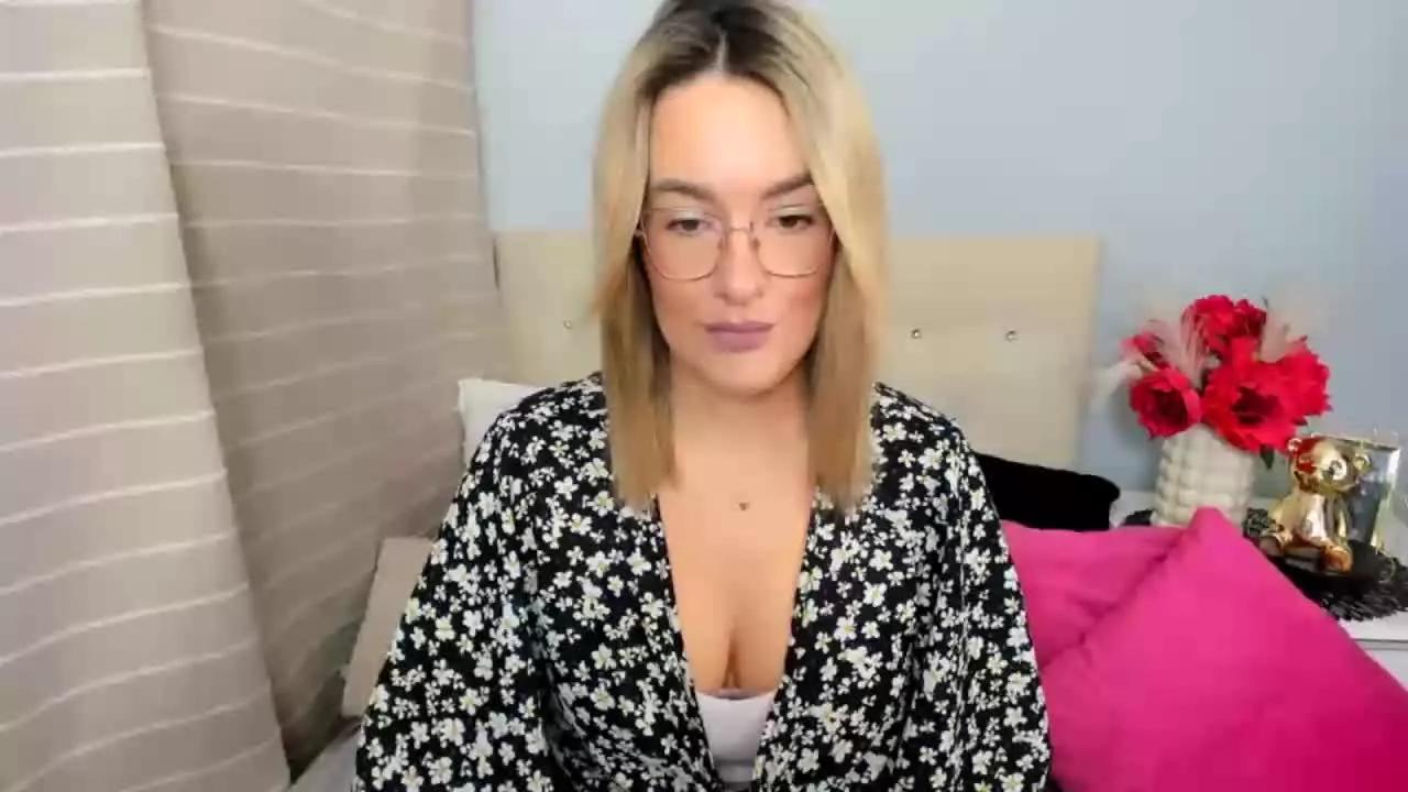 MollyFlowers on Streamray 