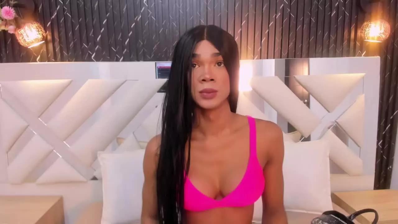 Naomi_Steward on Streamray 