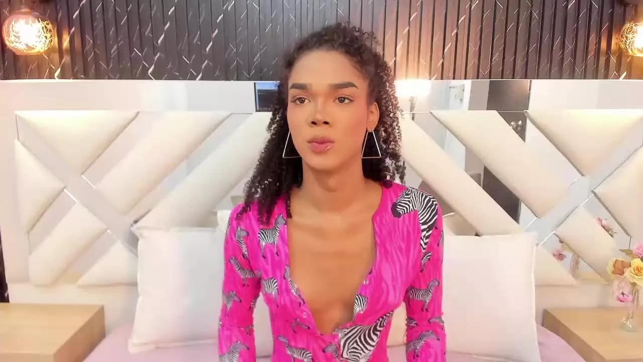 Naomi_Steward on Streamray 