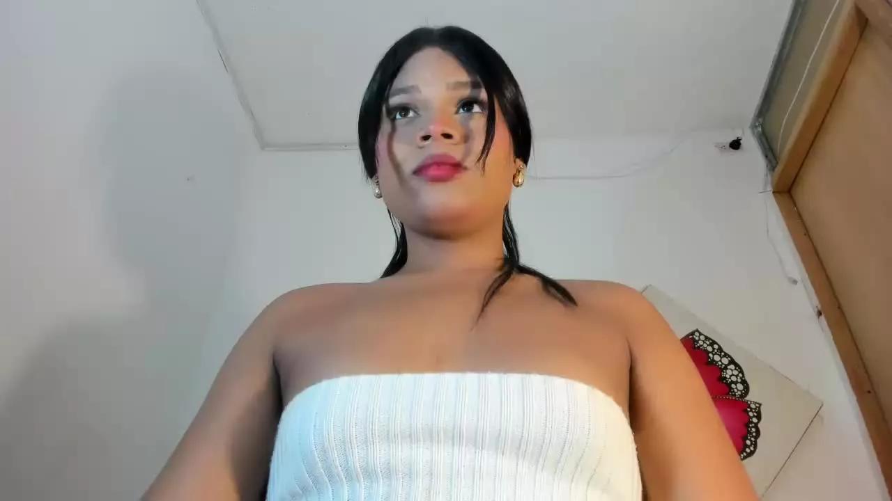 nikkitatsxTS on Streamray 