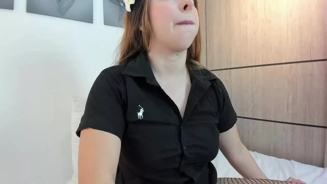 NikkyTaylor on Streamray 
