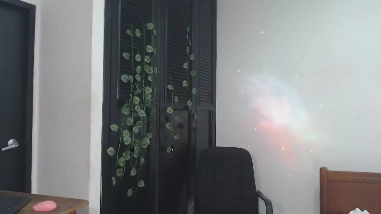 Offline ravendlc1 on Streamray