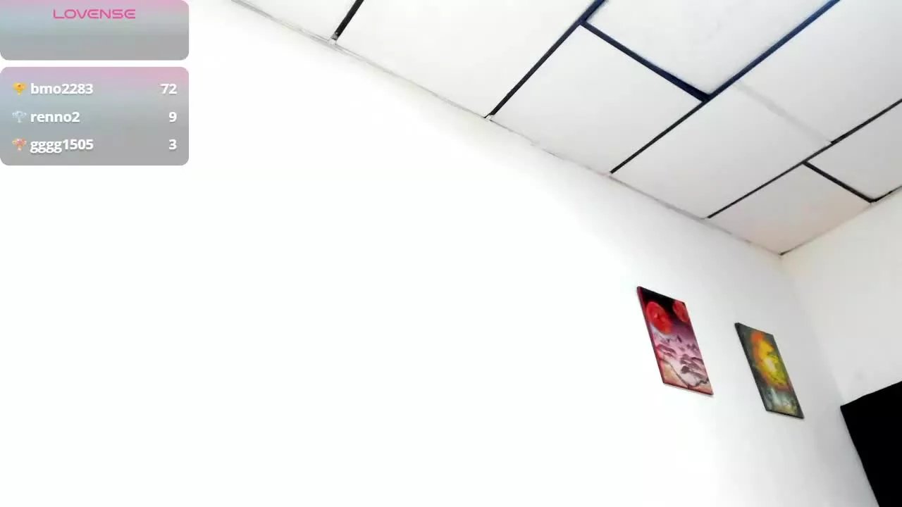 Offline RoxannaScott on Streamray