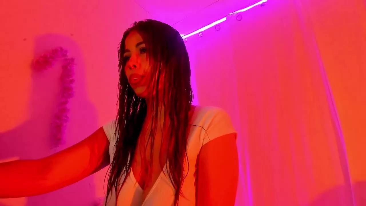 SaraHenaoz on Streamray 