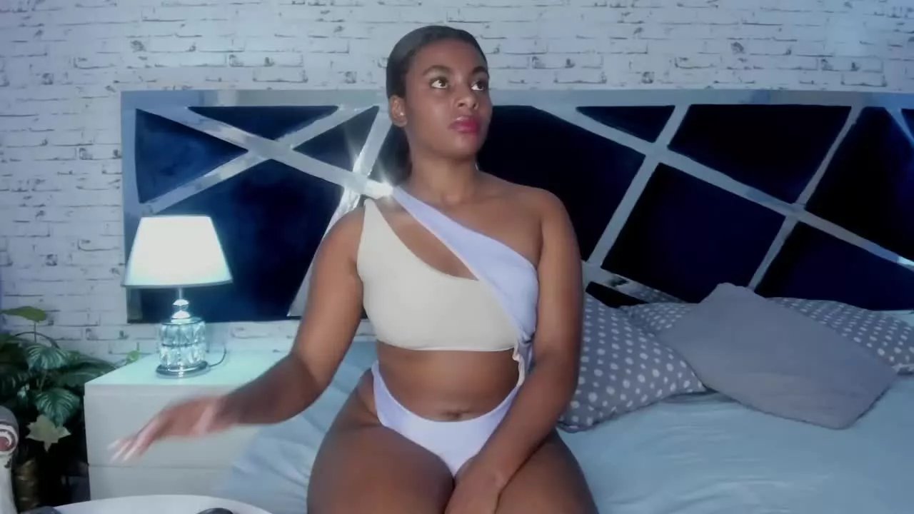 Offline SerennaBlack on Streamray