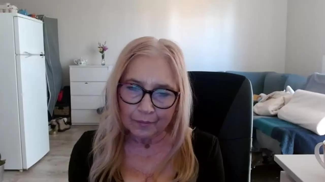 SofiaTease on Streamray 