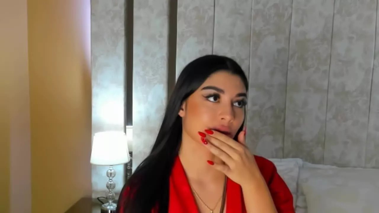 Offline Sofiiamartinez on Streamray