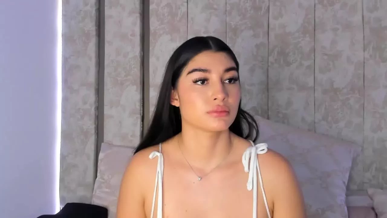 Offline Sofiiamartinez on Streamray