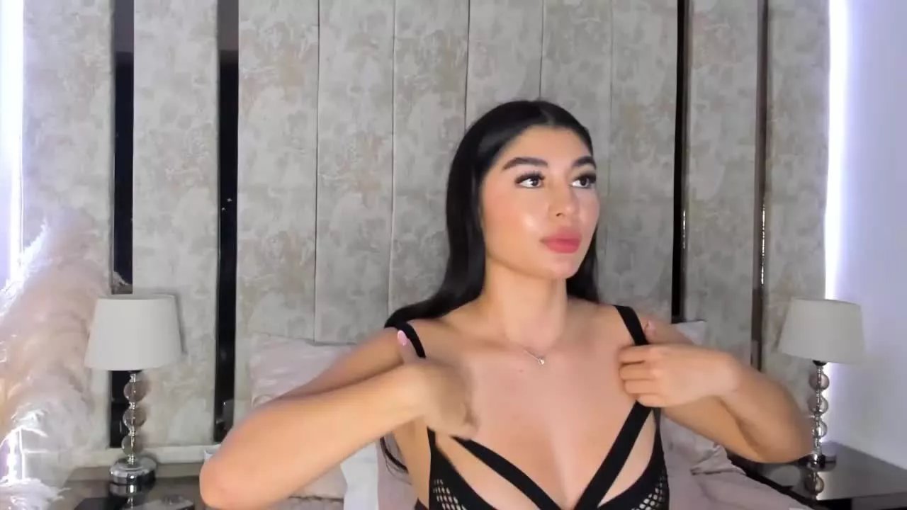 Offline Sofiiamartinez on Streamray