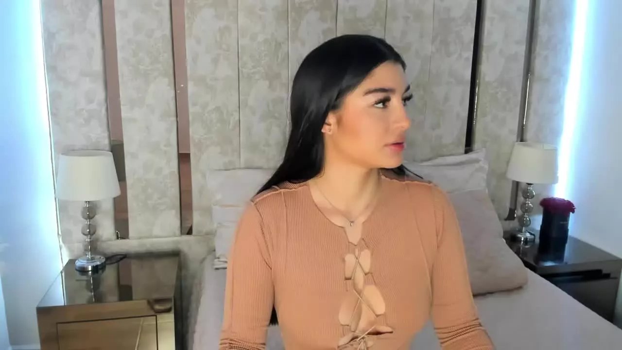 Offline Sofiiamartinez on Streamray