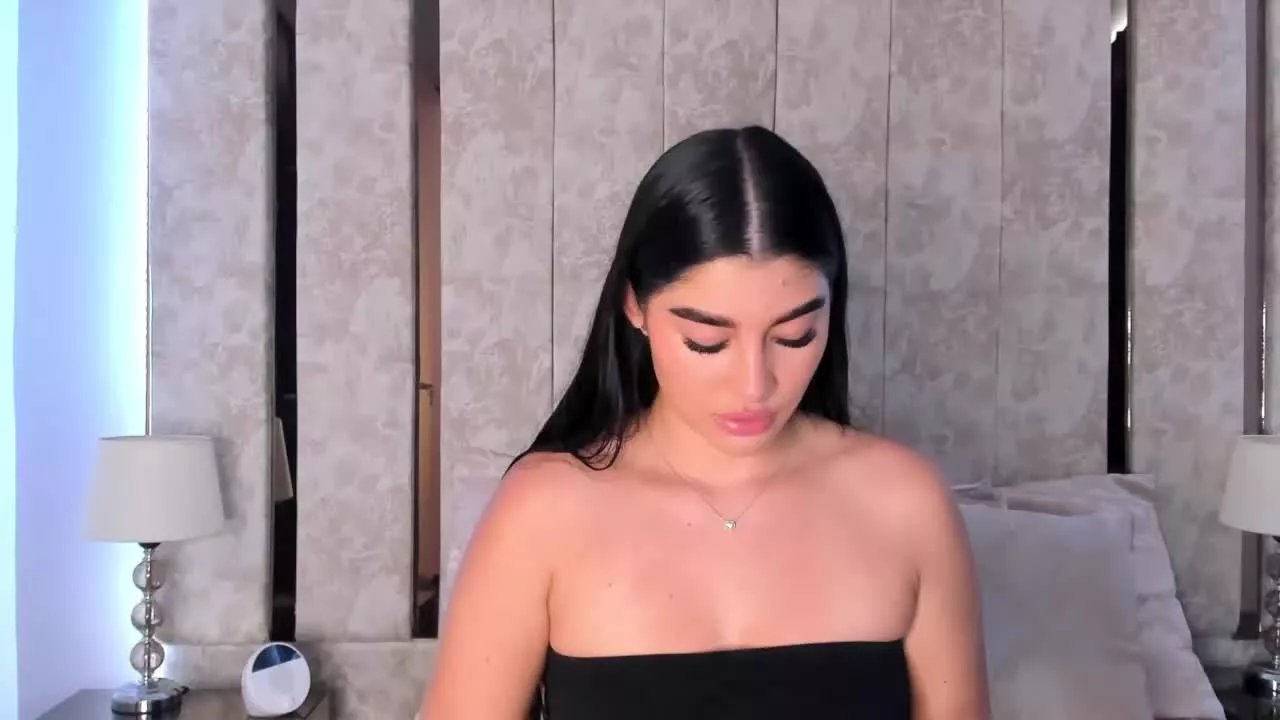 Offline Sofiiamartinez on Streamray