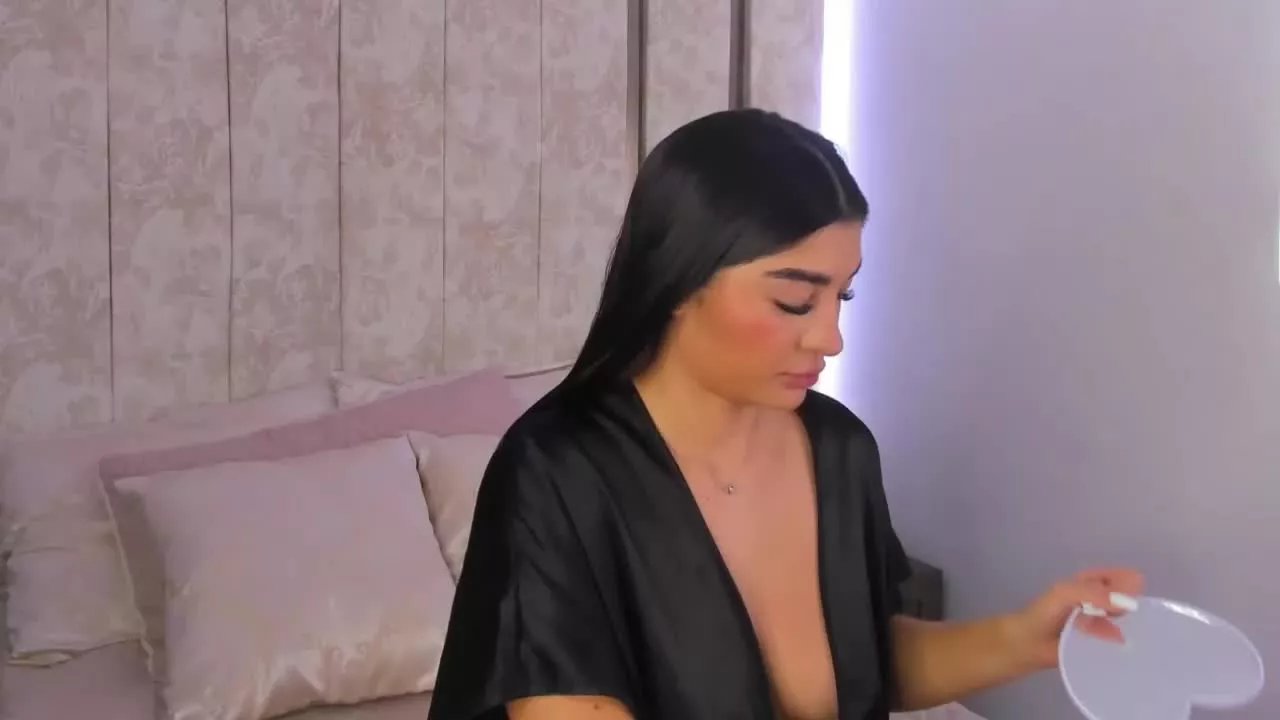 Offline Sofiiamartinez on Streamray