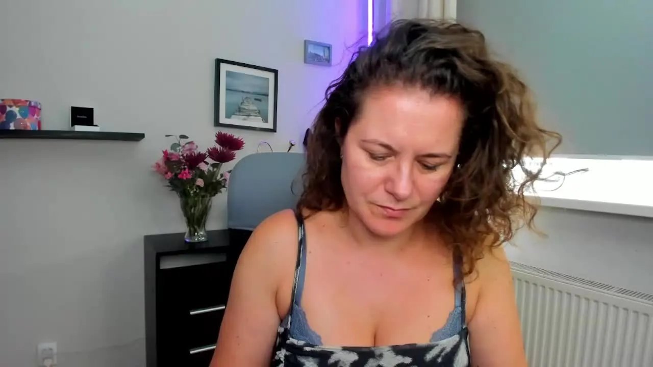 Offline TeaseOlivia on Streamray