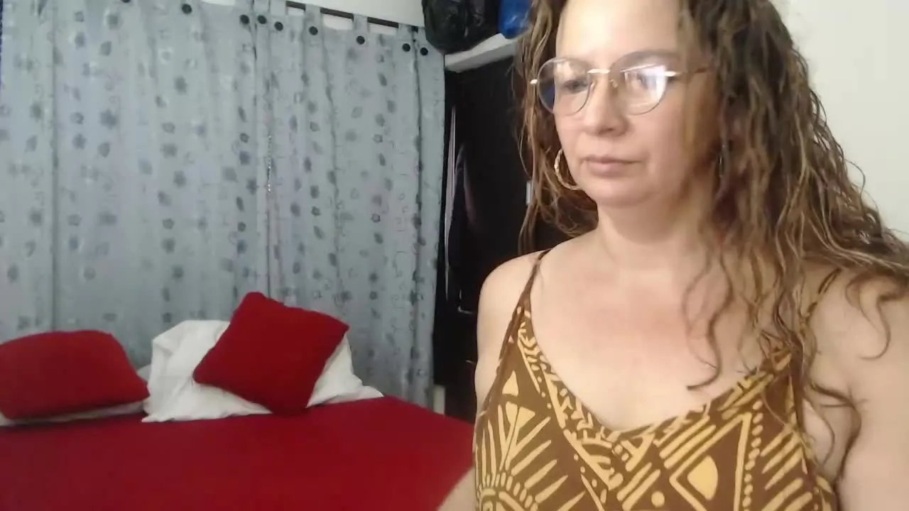 Offline thalia_smith on Streamray