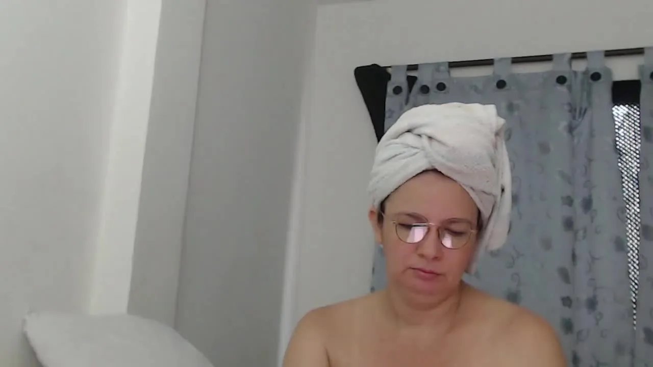 Offline thalia_smith on Streamray